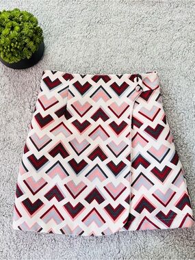 Mod Y2K Chevron Print Statement Skirt |Retro Geometric Wrap Mini Skirt